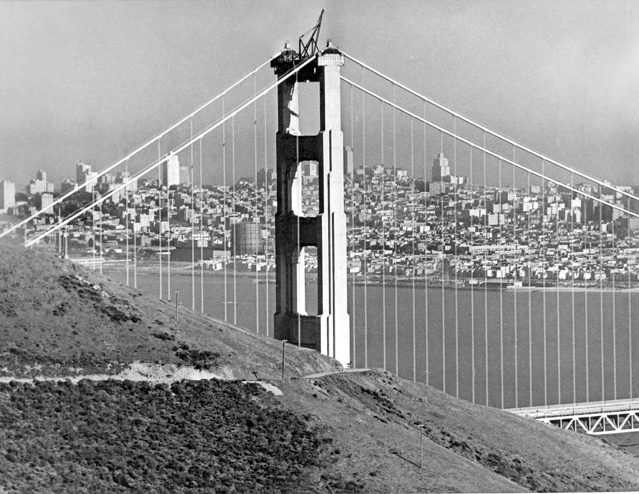Wieża mostu Golden Gate (zdjęcie czarno-białe) autorstwa Unbekannt