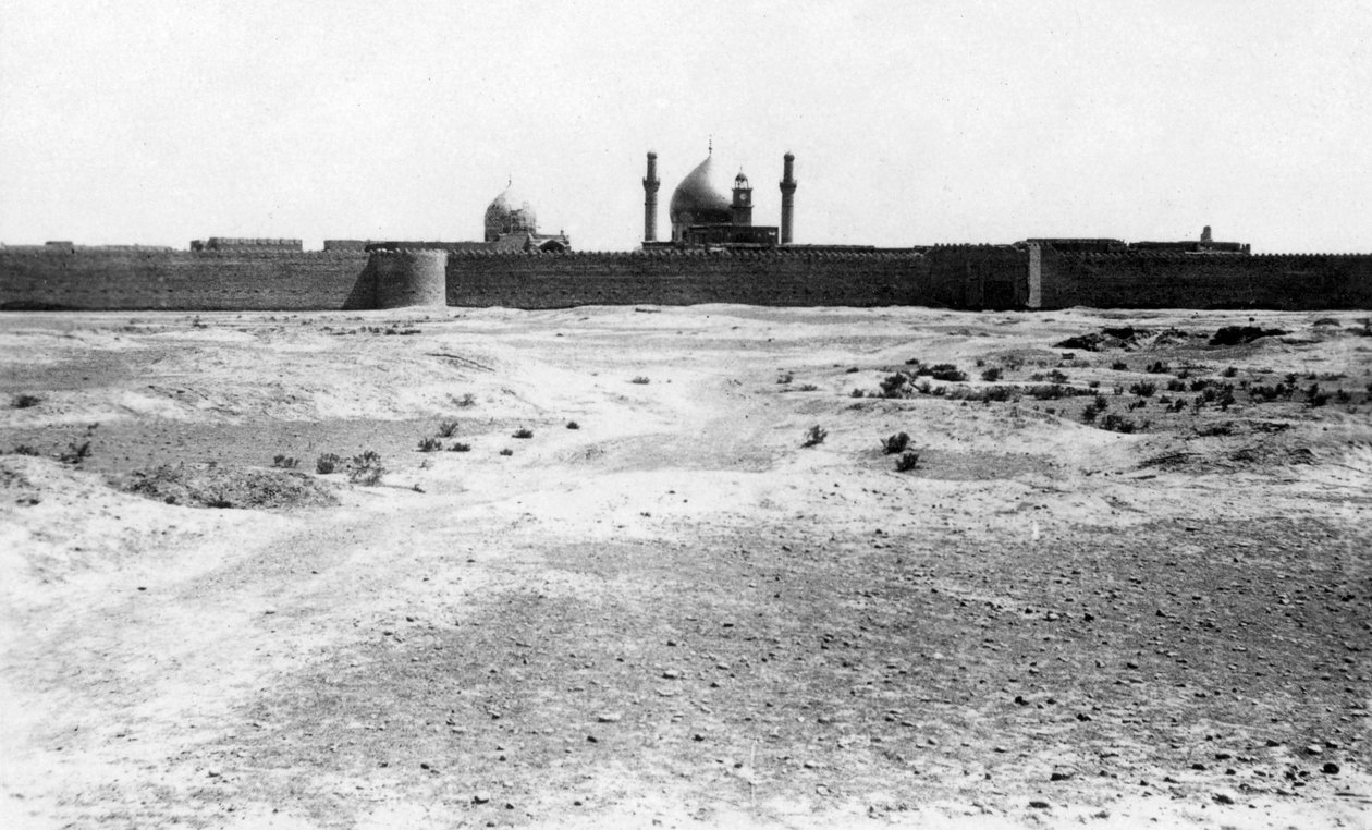 Złota kopuła i minarety meczetu Samarra, Mezopotamia, 1918 autorstwa Unbekannt