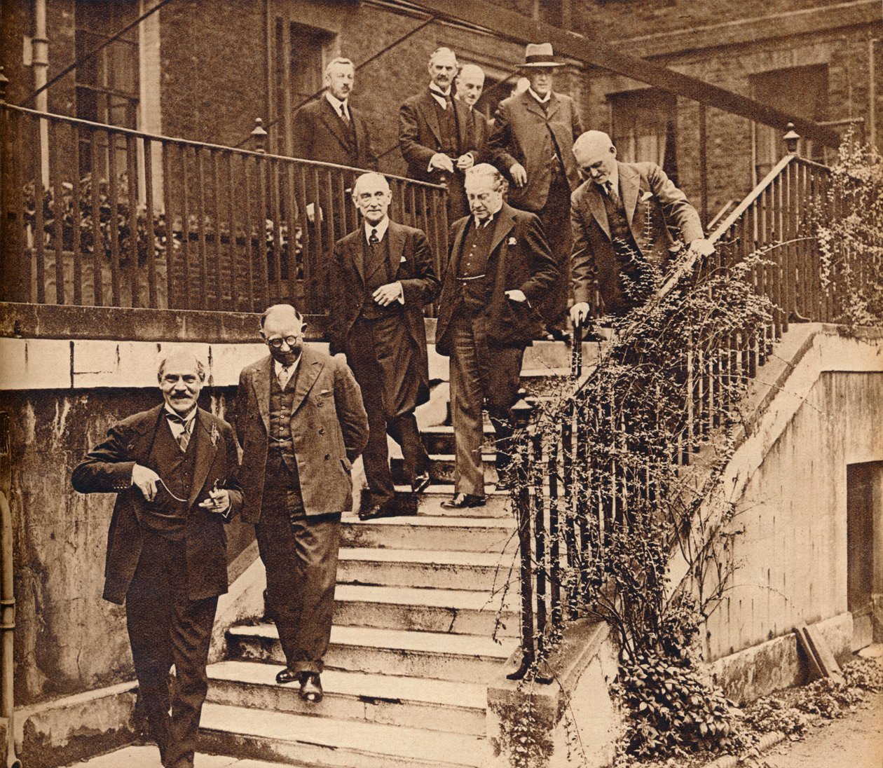 Rząd w kryzysie, tworzący Gabinet Narodowy na prośbę króla Jerzego V, 1931, 1938 autorstwa Unbekannt