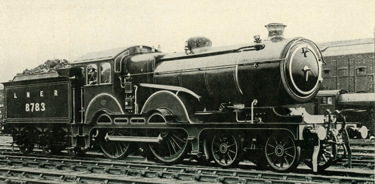Great Eastern Type 4-4-0 w specjalnych barwach dla pociągów królewskich, c1930. autorstwa Unbekannt