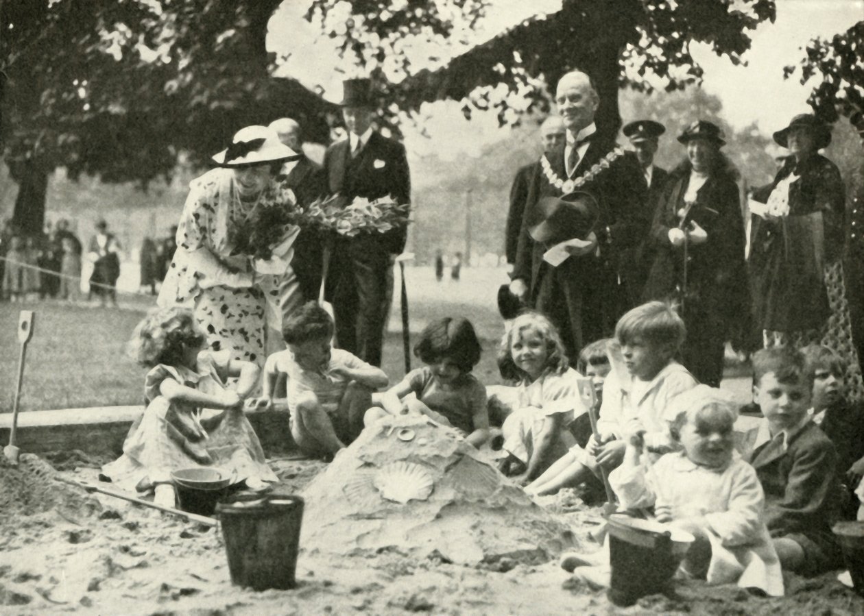 Jej Wysokość..., na Nowym Placu Zabaw na terenie Starego Szpitala Podrzutków, 1936, 1937. autorstwa Unbekannt