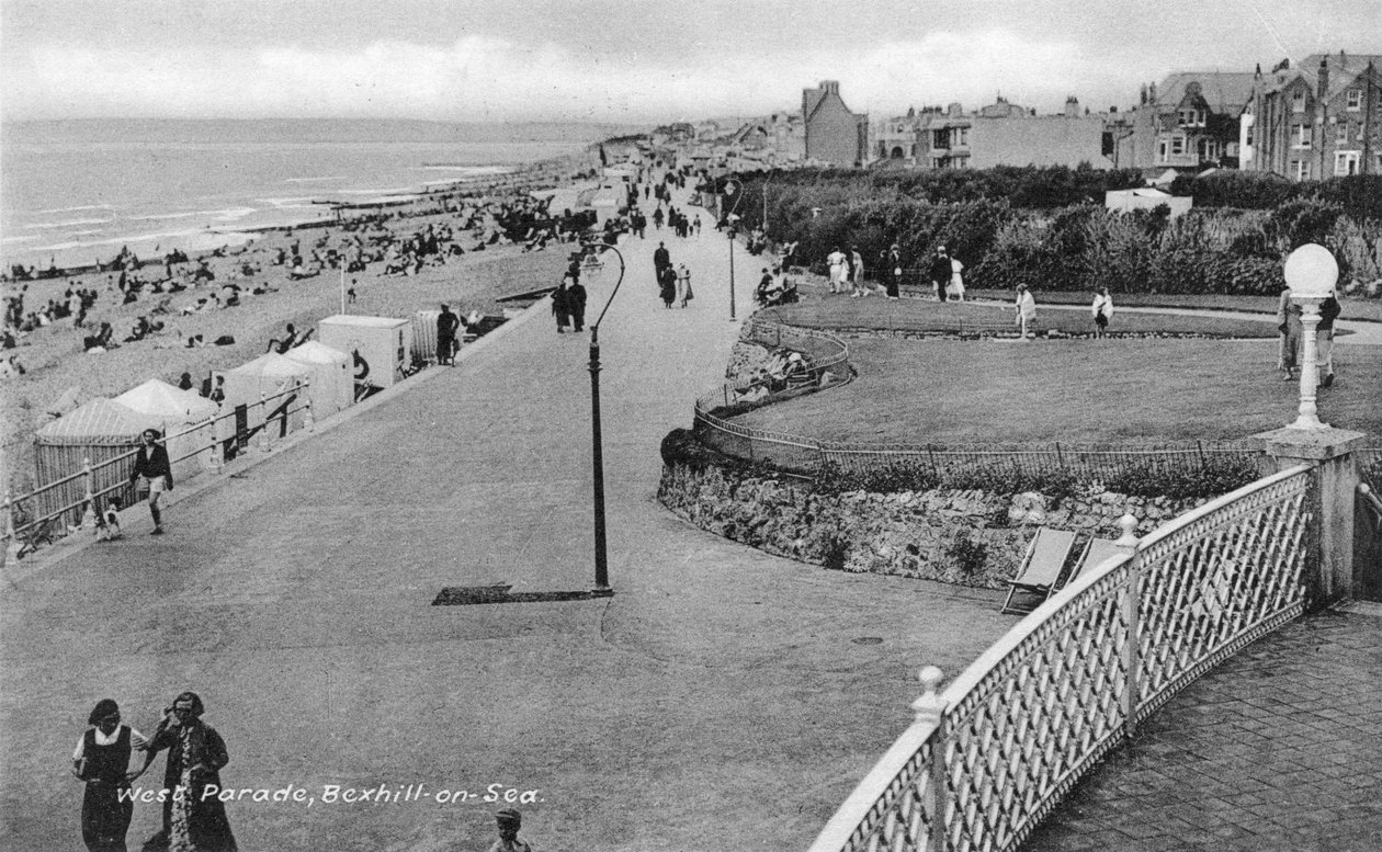 Wczasowicze na West Parade, Bexhill-on-Sea, East Sussex, c1900s-c1920s autorstwa Unbekannt