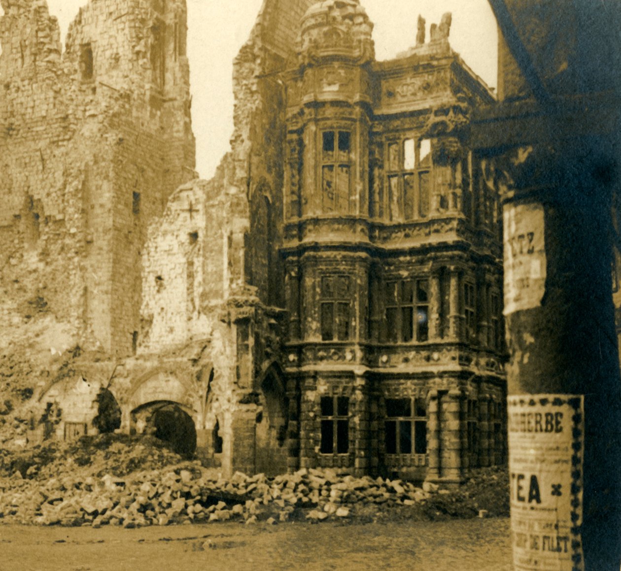 Ratusz, Arras, północna Francja, c1914-c1918. autorstwa Unbekannt
