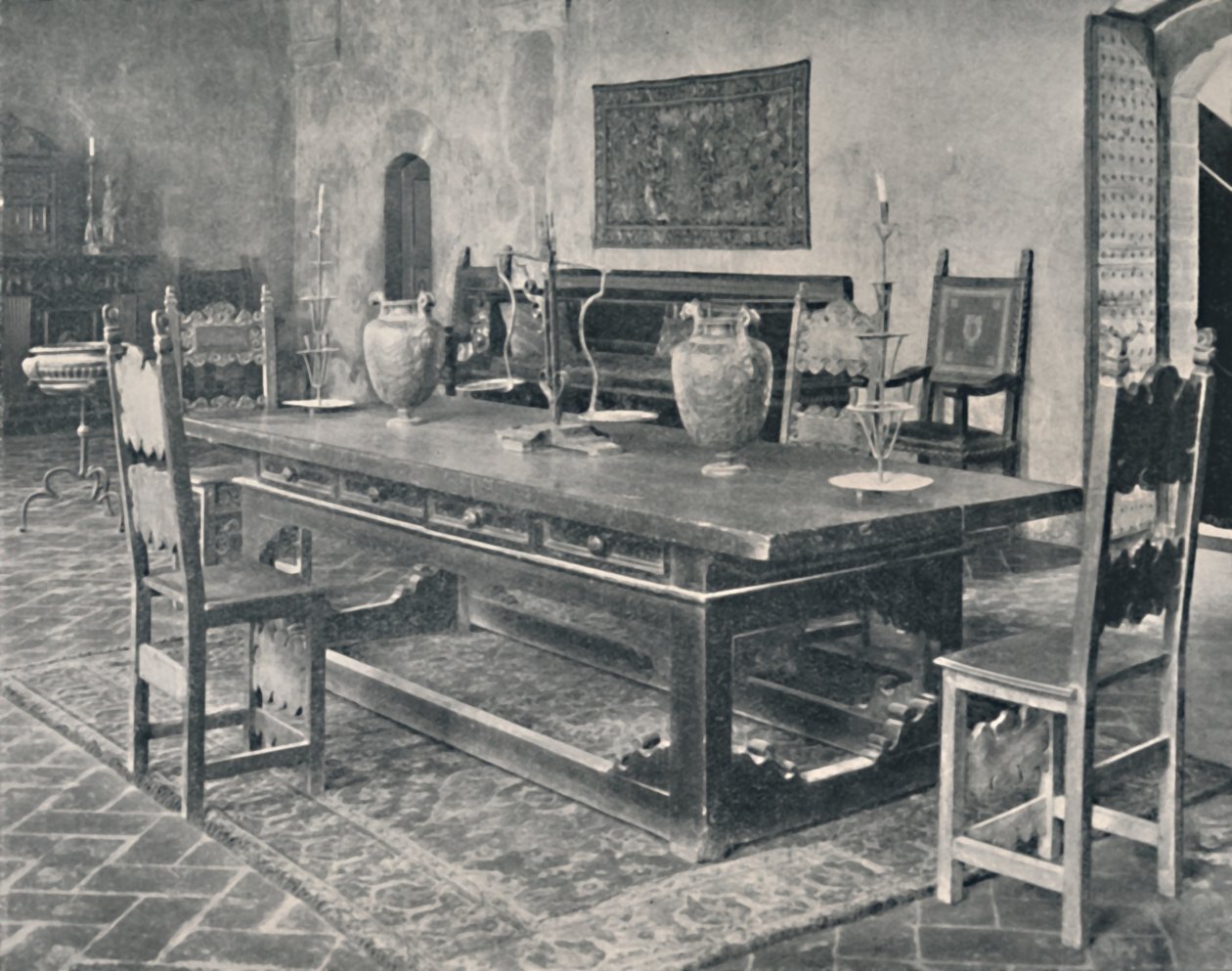 Wnętrze, Palazzo Davanzati - Z XV-wiecznym stołem z Parmy lub dystryktu Modena, 1928 autorstwa Unbekannt