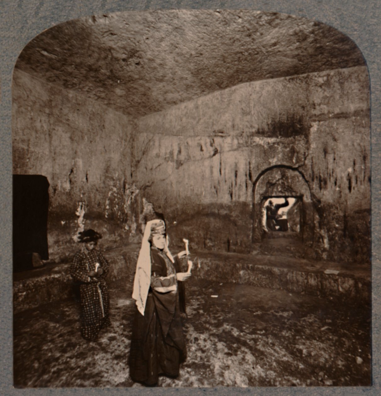 Wnętrze Grobów Królewskich na drodze do Nablus, ok. 1900 autorstwa Unbekannt