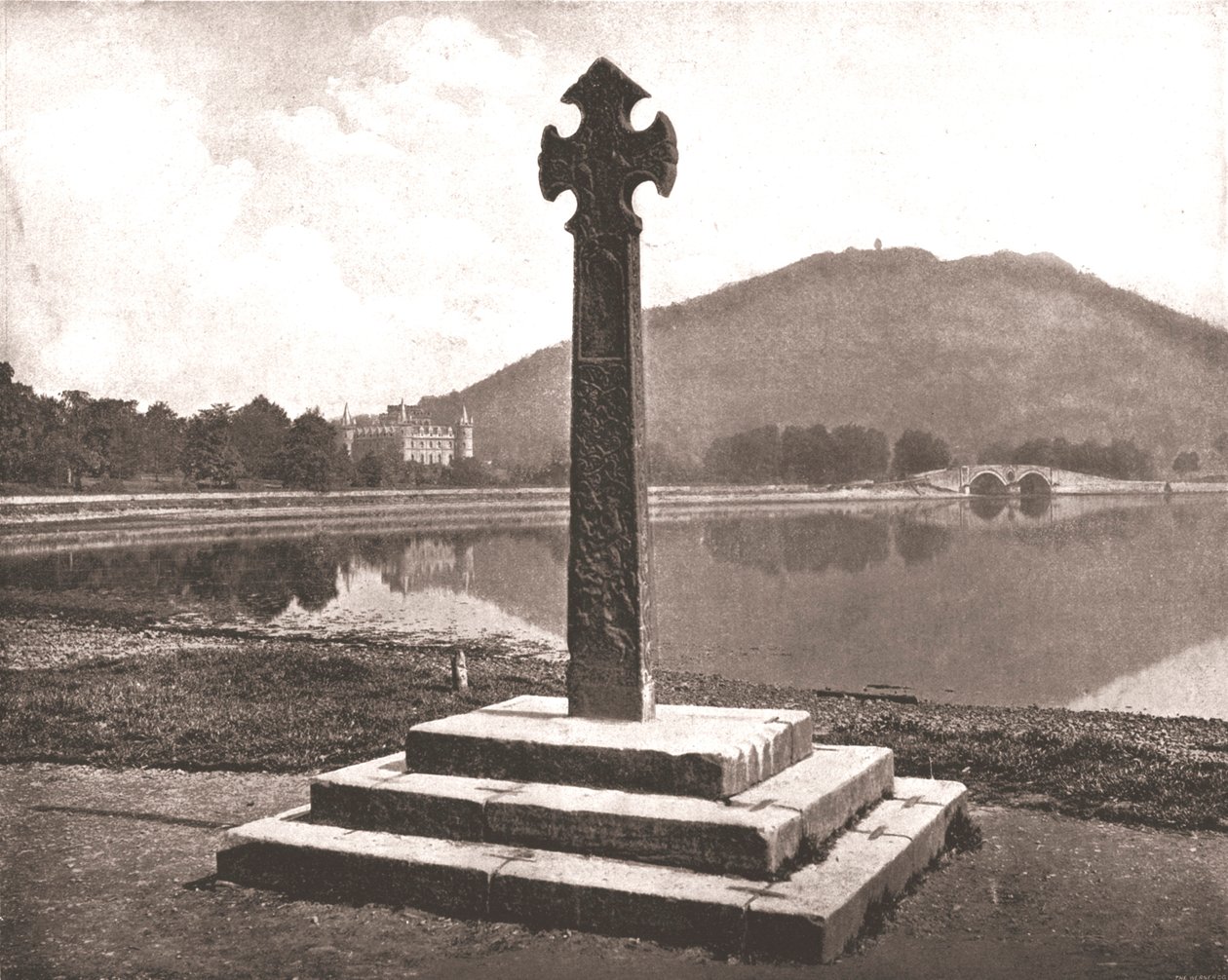 Zamek Inveraray i krzyż celtycki, Argyll, Szkocja, 1894. autorstwa Unbekannt