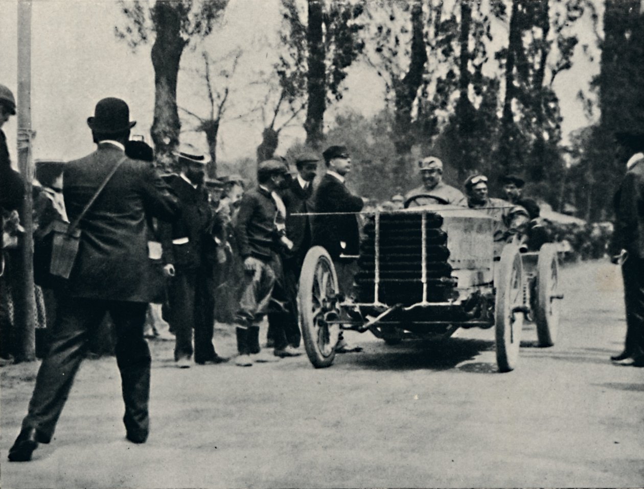 Jarrott przybywa do Bordeaux w wyścigu śmierci, 1937 autorstwa Unbekannt