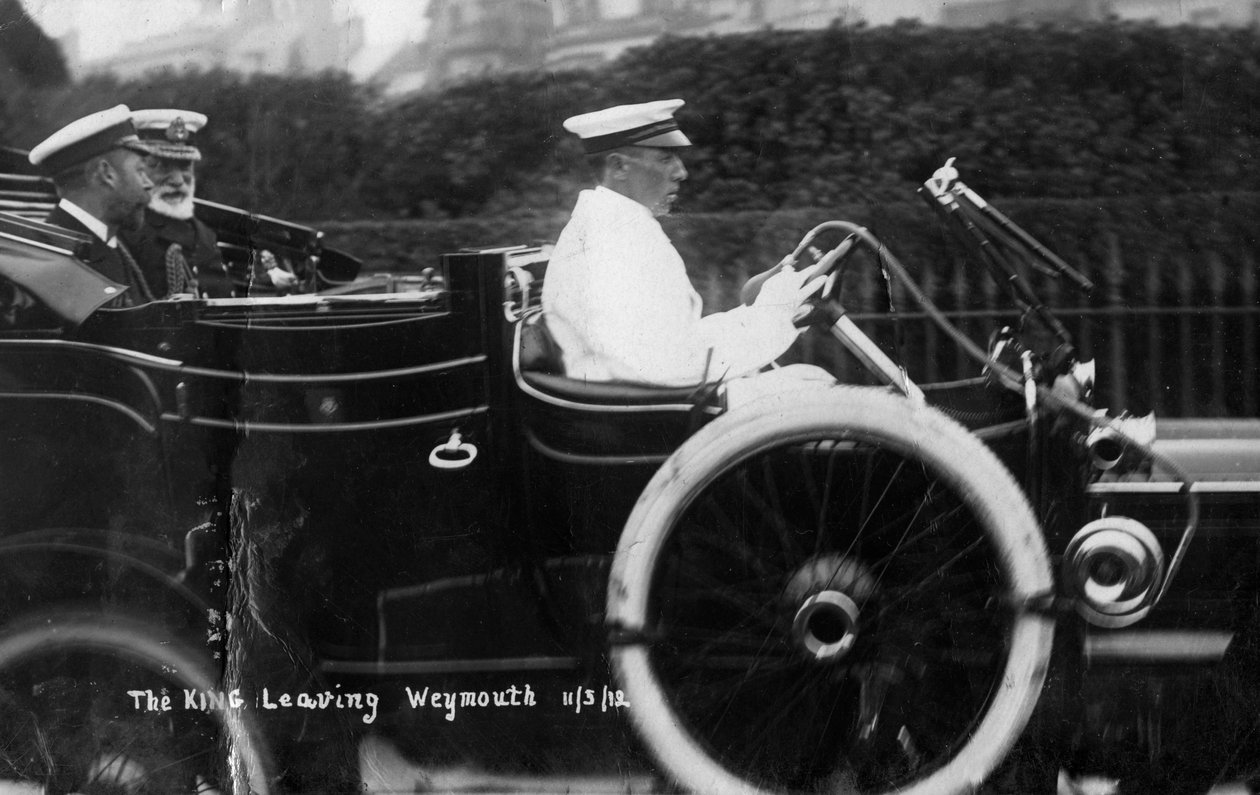 Król Jerzy V wyjeżdżający samochodem z Weymouth w Dorset, 11 marca 1912 r. autorstwa Unbekannt