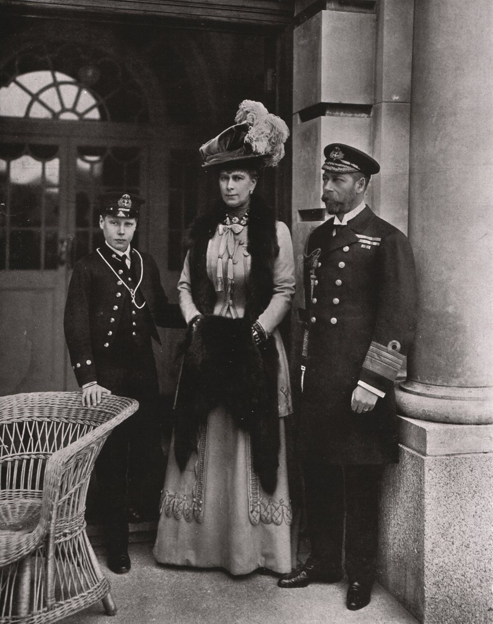 King George i Queen Mary z synem, księciem Edwardem, maj 1910. autorstwa Unbekannt