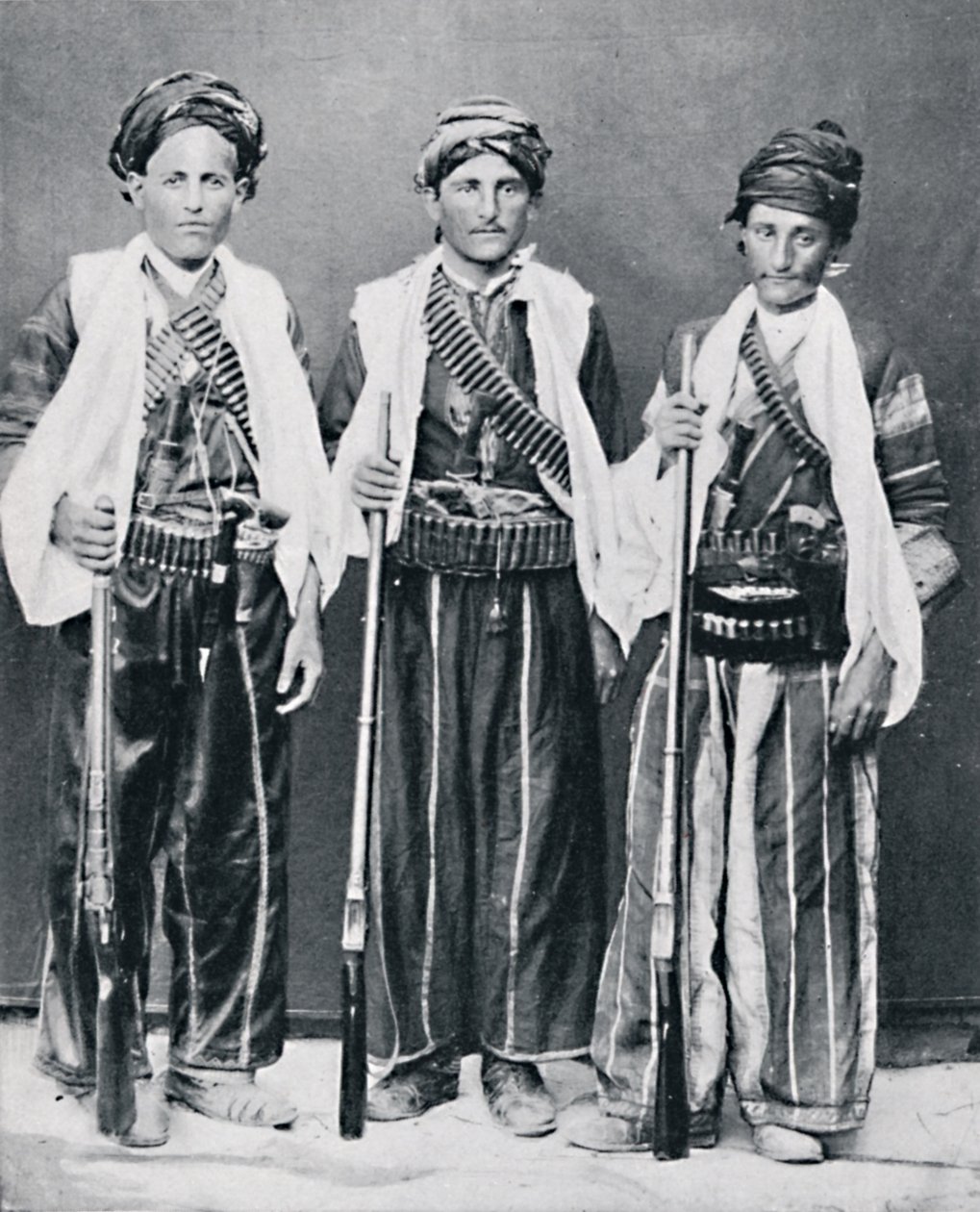 Kurdyjscy bandyci górscy, Armenia, 1902 autorstwa Unbekannt