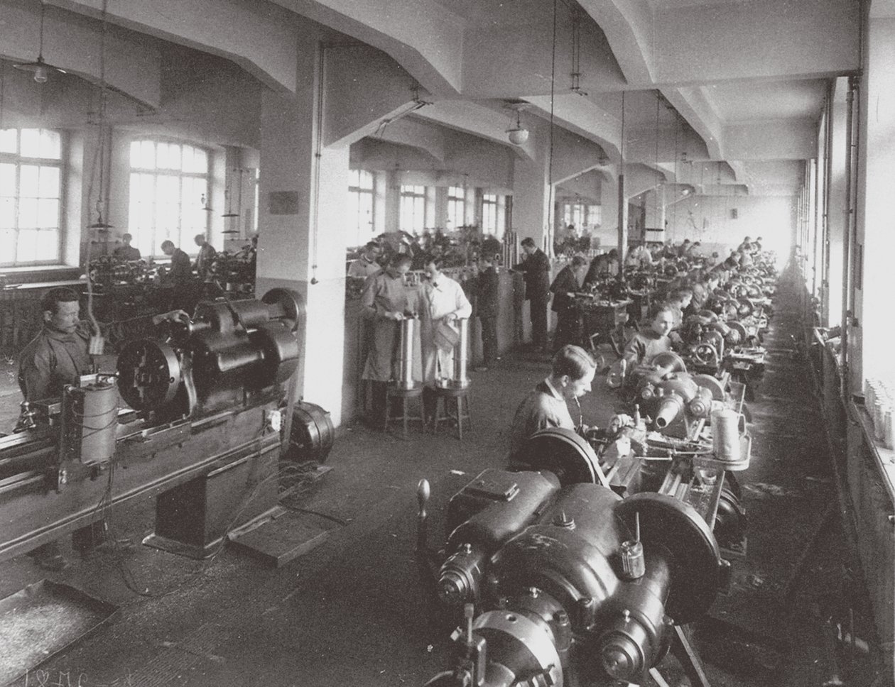 Obróbka soczewek w Fabryce Towarzystwa Optyczno-Mechanicznego w Petersburgu, 1916 autorstwa Unbekannt