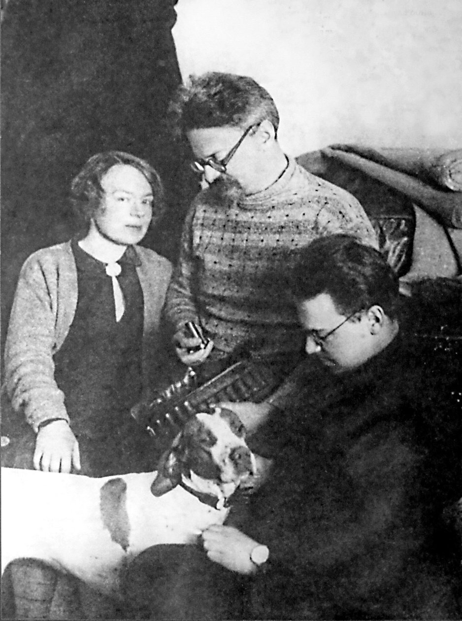 Leon Trocki i jego rodzina, Ałma Ata, ZSRR, 1928 autorstwa Unbekannt