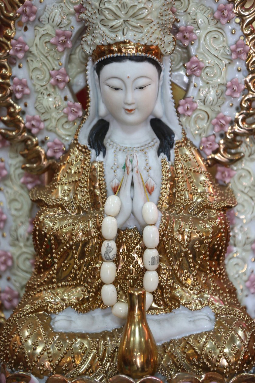 Buddyjska świątynia Leong San. Posąg Bodhisattwy Guan Yin. Singapur autorstwa Unbekannt