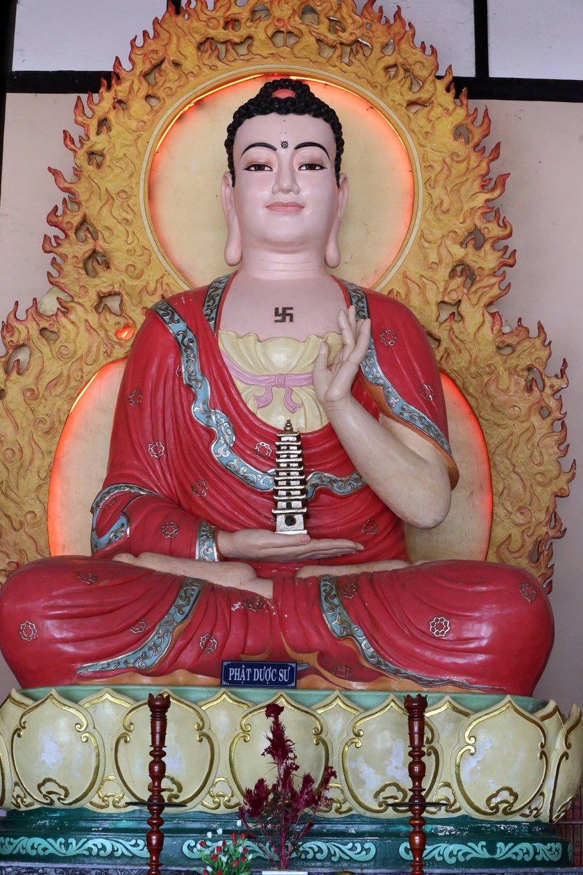 Buddyjska Pagoda Linhan. Statua Buddy Medycyny (Bhaisajyaguru). Dalit. Wietnam autorstwa Unbekannt