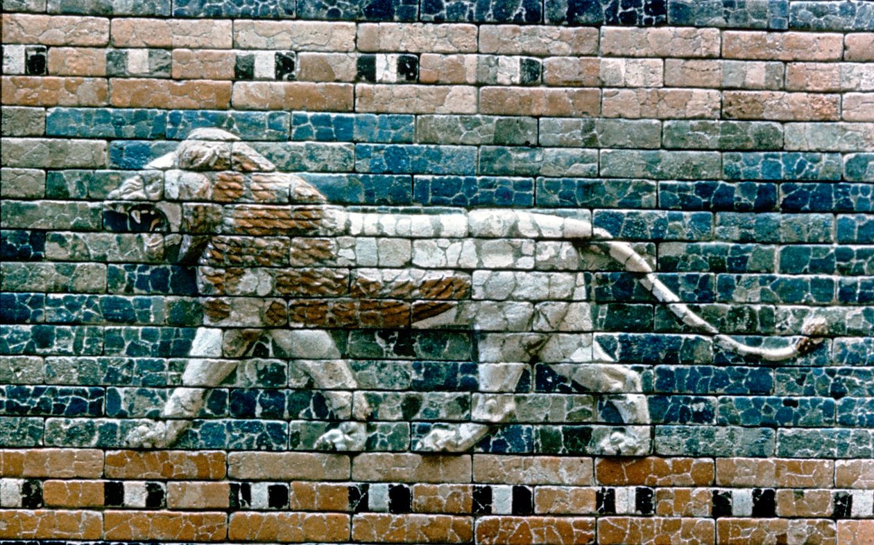 Przechodzący lew od ściany świętej drogi do bramy Isztar, Babilon Irak, c575 pne autorstwa Unbekannt