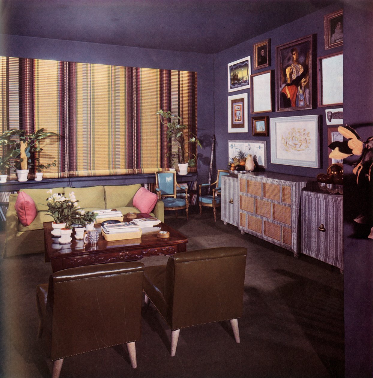 Salon w mieszkaniu zaprojektowanym przez Williama Pahlmanna, 1949. autorstwa Unbekannt