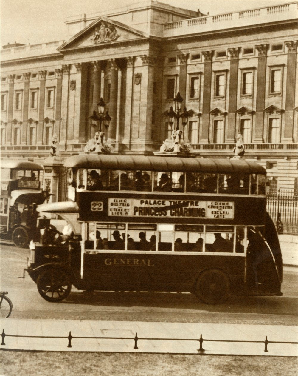 Londyński nowy autobus na każdą pogodę, 1927, 1935. autorstwa Unbekannt