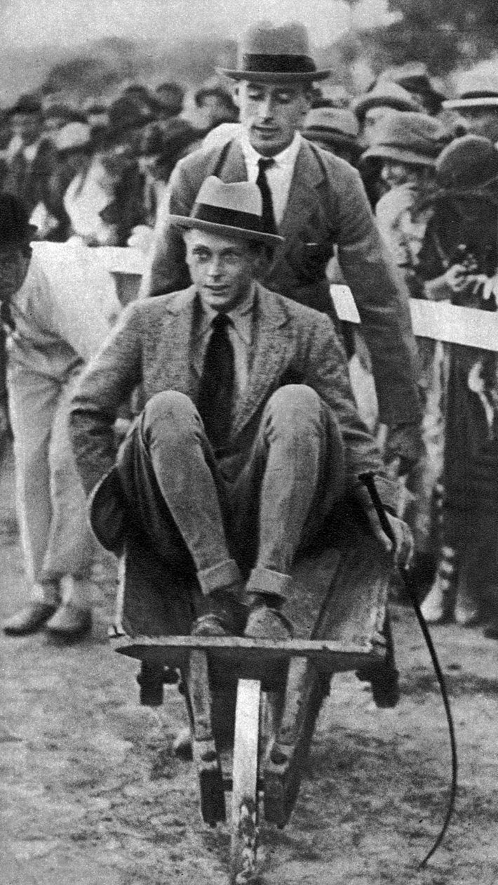 Louis Mountbatten jedzie ze swoim kuzynem, księciem Walii, na gymkhana na Malcie, 1936 r. autorstwa Unbekannt
