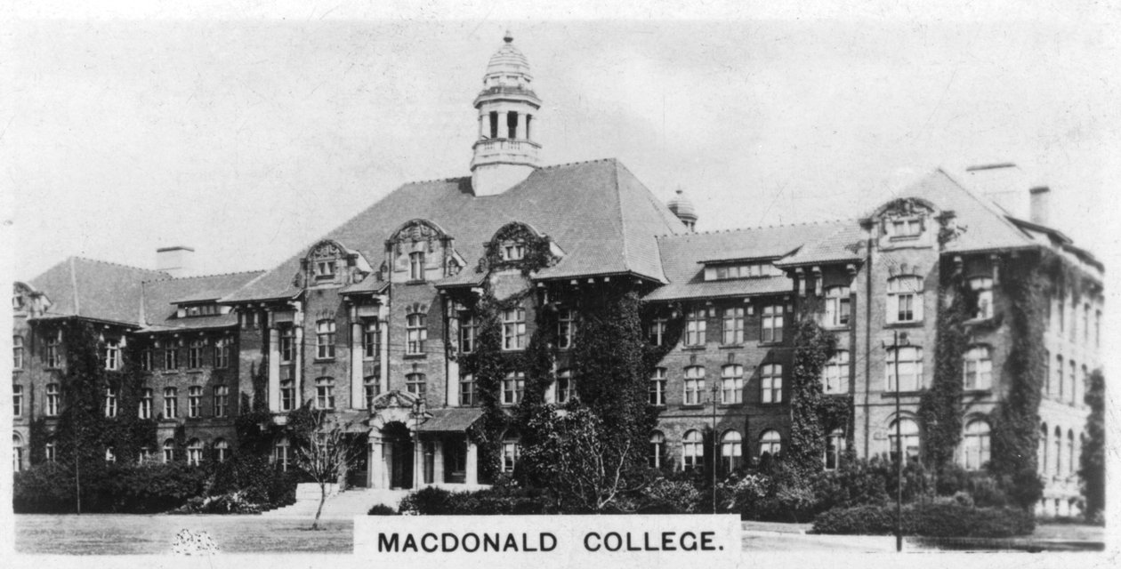 MacDonald College, Montreal, Kanada, ok. 1920 r. autorstwa Unbekannt