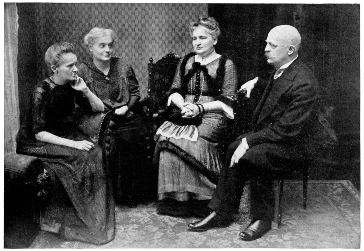 Marie Curie, urodzona w Polsce francuska fizyk z członkami rodziny w Warszawie, Polska, 1912 autorstwa Unbekannt
