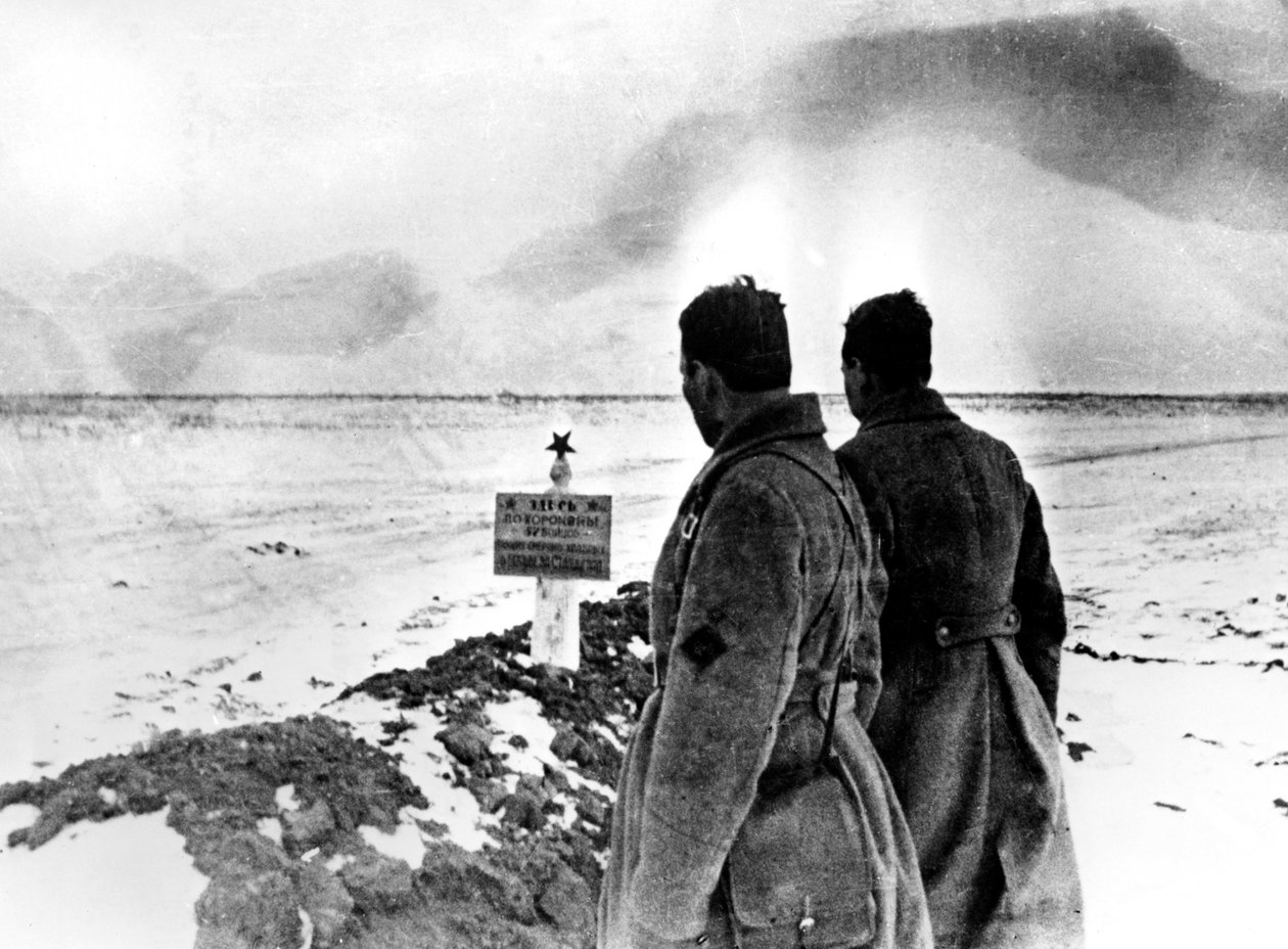 Masowy grób żołnierzy rosyjskich, front Stalingrad, Rosja, styczeń 1943 autorstwa Unbekannt