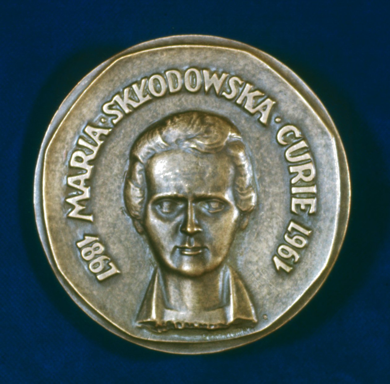 Medal upamiętniający Marię Skłodowską Curie, urodzoną w Polsce francuską fizykę, 1967 autorstwa Unbekannt