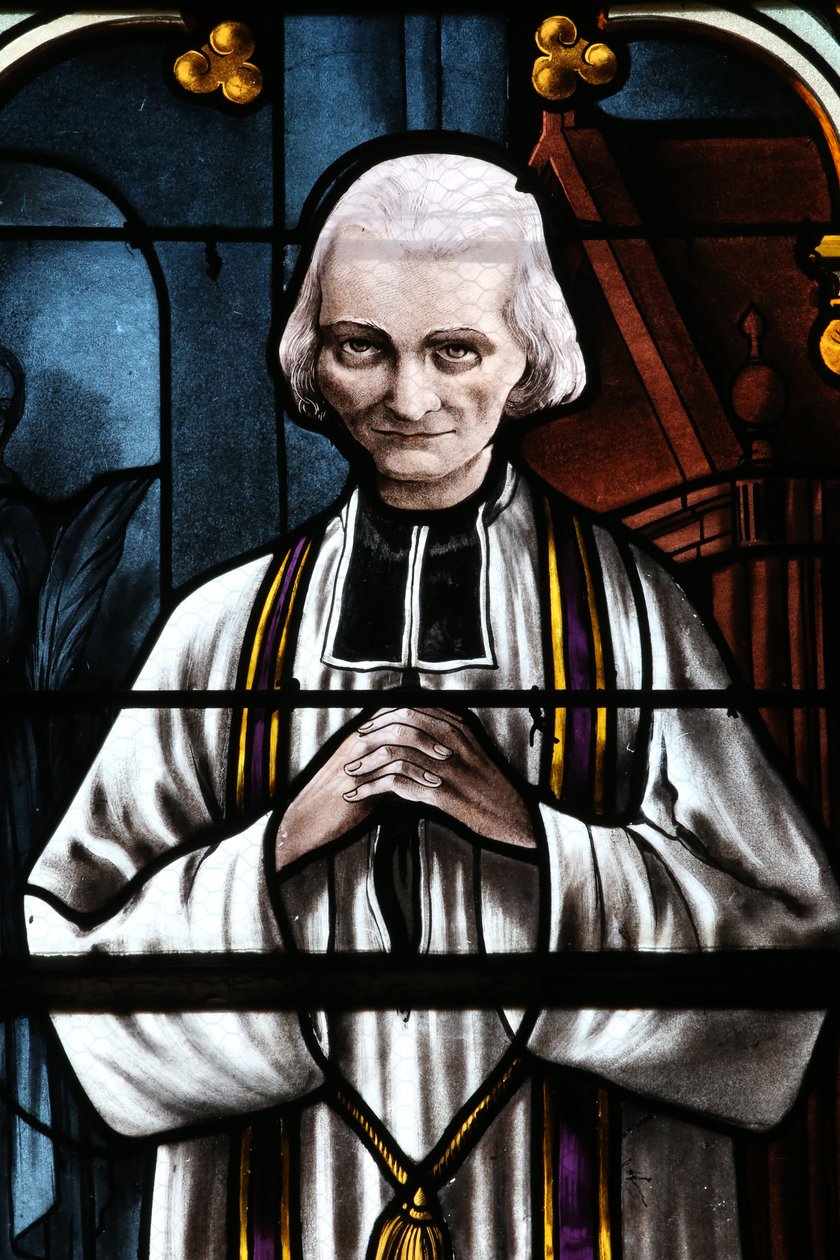 Kościół w Mezilles. Witraż. Św. Jan Maria Vianney. Proboszcz z Ars. Francja - abbe Jean Marie Vianney (Vianey, Viannay, Viennet), dit le Cure d