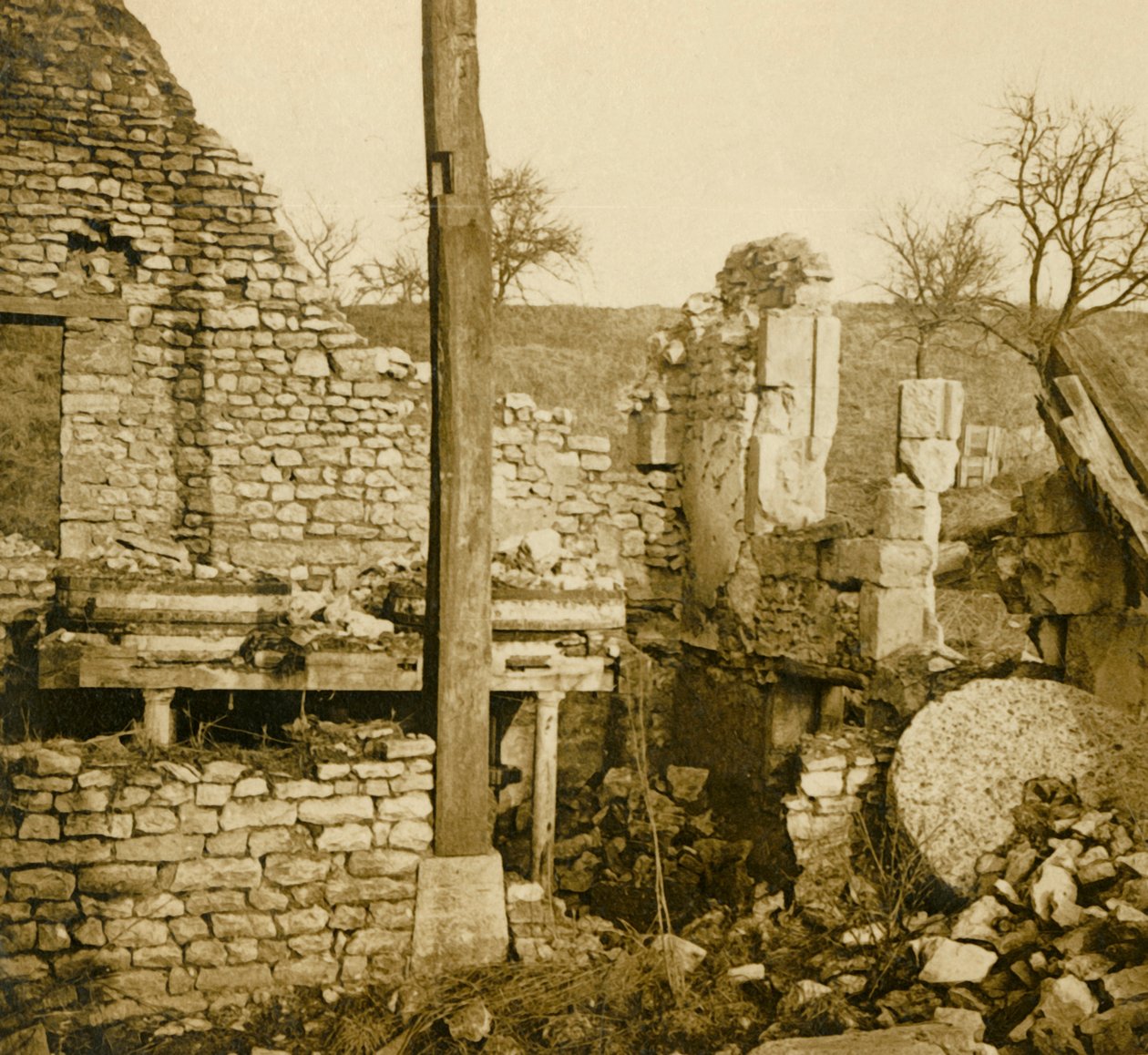 Młyn w Les Éparges, północna Francja, c1914-c1918. autorstwa Unbekannt