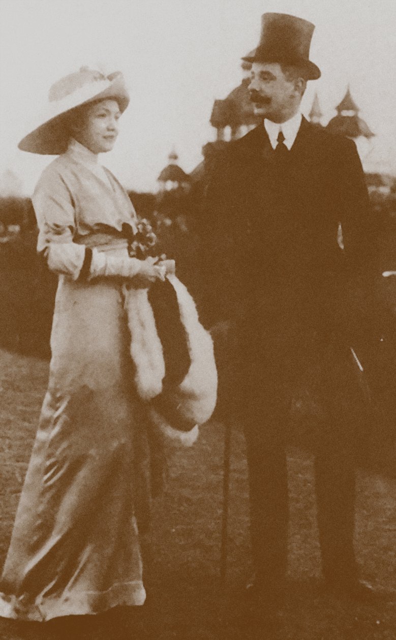 Moura Budberg ze swoim pierwszym mężem von Benckendorfem na wyścigach konnych w Berlinie, 1913 autorstwa Unbekannt