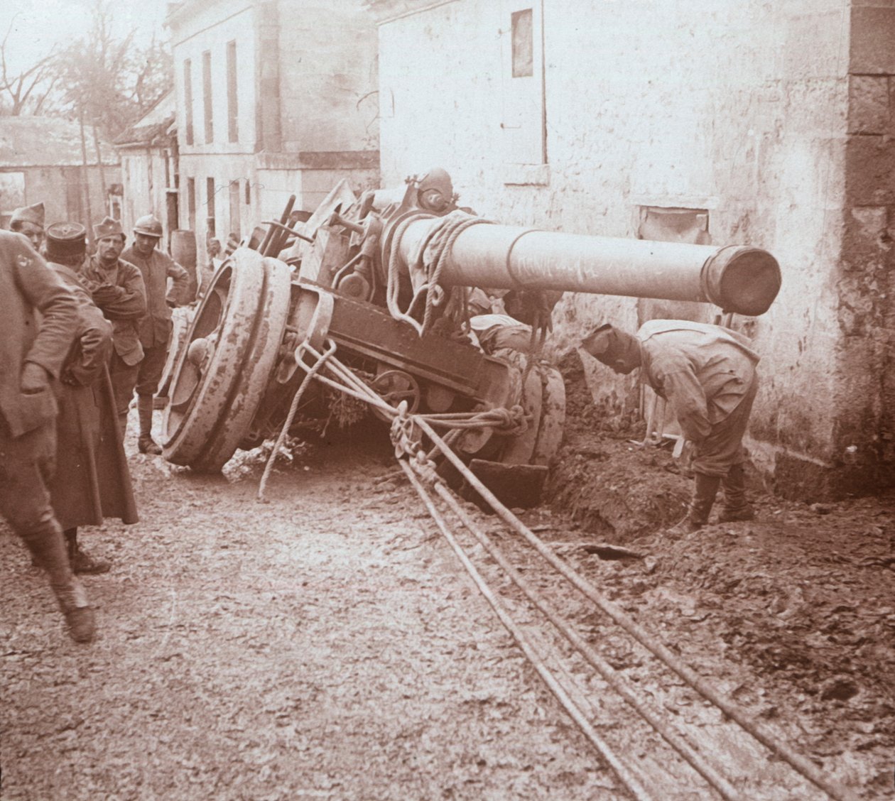 Przemieszczająca się ciężka artyleria, Genicourt, północna Francja, c1914-c1918 autorstwa Unbekannt