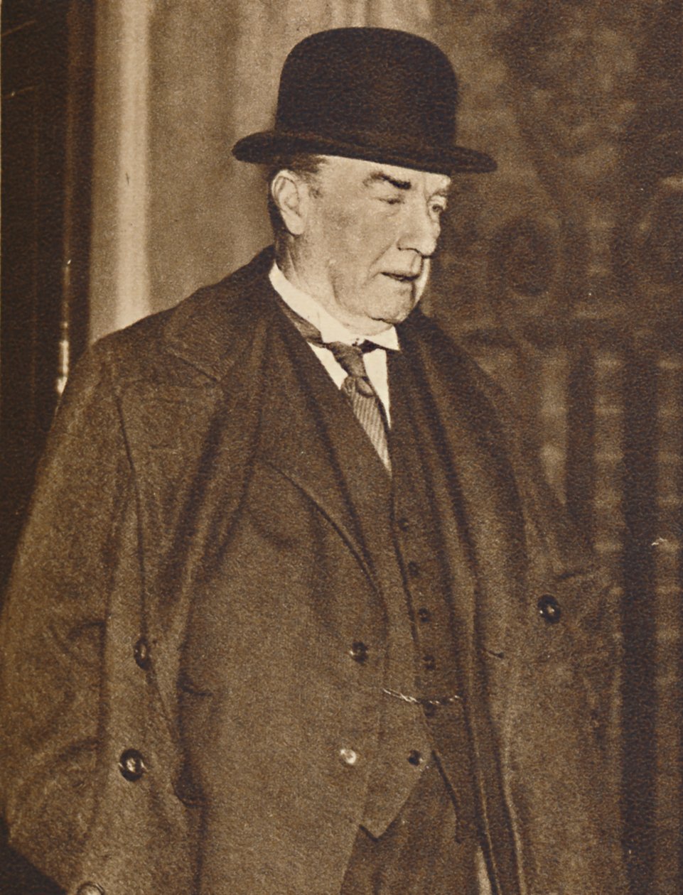 Pan Baldwin opuszcza numer 10, aby odwiedzić króla Edwarda w Forcie, 5 grudnia 1936 1937 autorstwa Unbekannt
