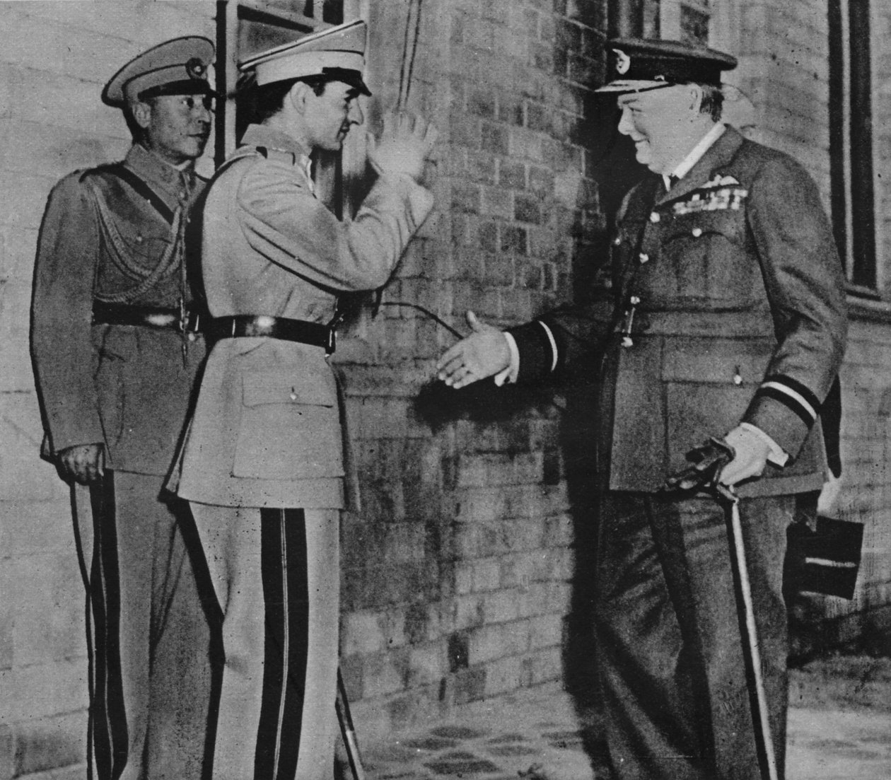 Pan Churchill zostaje witany przez szacha Persji, 1943 autorstwa Unbekannt