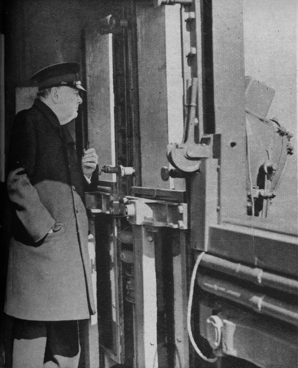 Pan Churchill na mostku okrętu wojennego, 1943-44 autorstwa Unbekannt