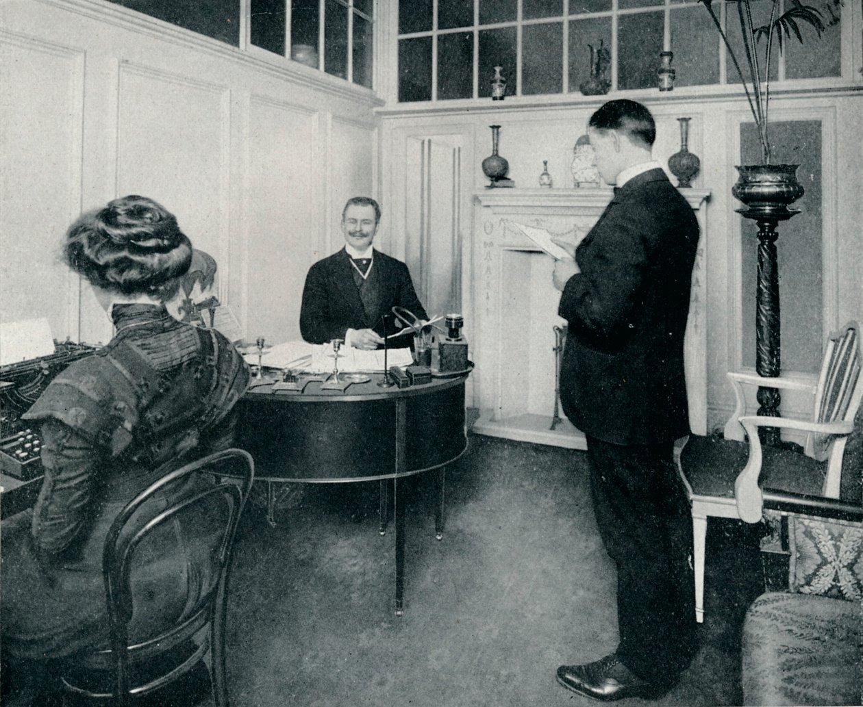 Pan Sandow uczęszczający do swojej korespondencji, ok. 1898 r. autorstwa Unbekannt