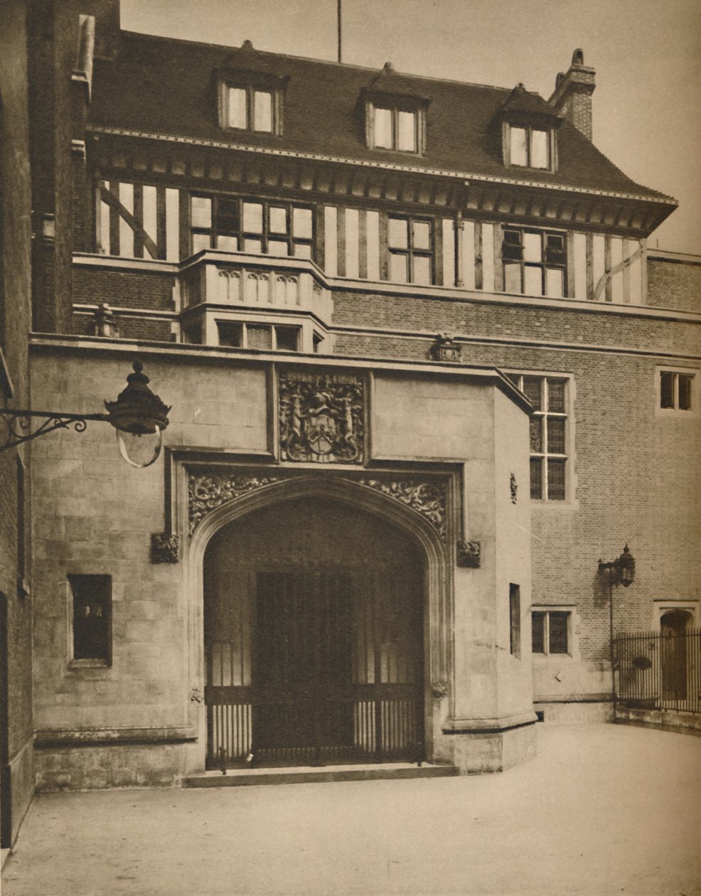 Nowa sala Starożytnej Kompanii Żelaznych Kupców w Aldersgate, c1935. autorstwa Unbekannt
