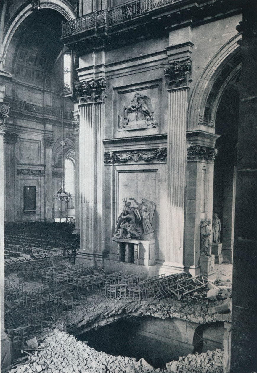 Północny transept katedry św. Pawła po bombardowaniu, 1941 r autorstwa Unbekannt