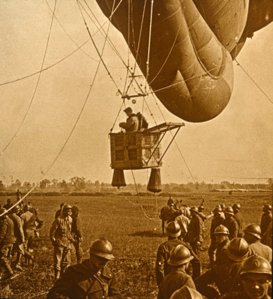 Obserwacja pozycji wroga z balonu zaporowego, c1914-c1918 autorstwa Unbekannt