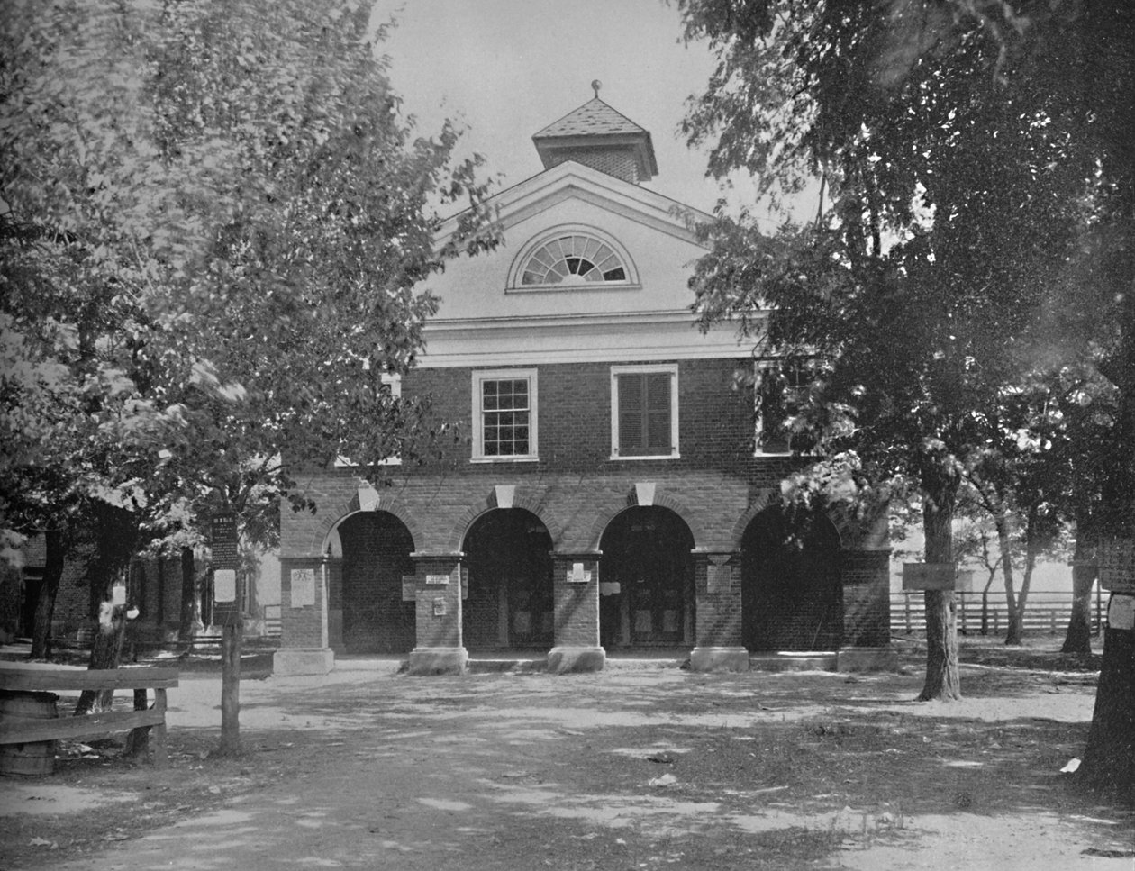 Old Court House, Bowling Green, Wirginia, c1897. autorstwa Unbekannt