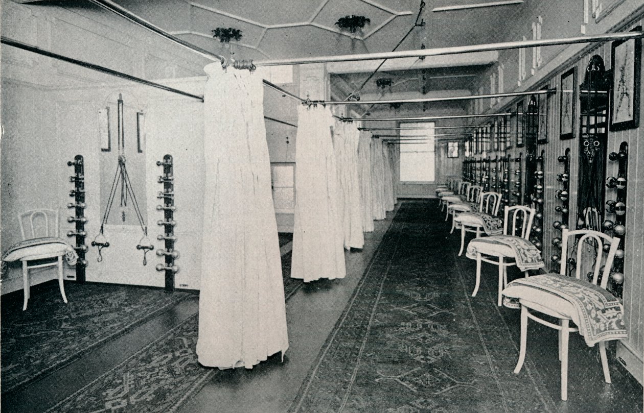 Jedna z przestronnych sal ćwiczeń, ok. 1898 r. autorstwa Unbekannt