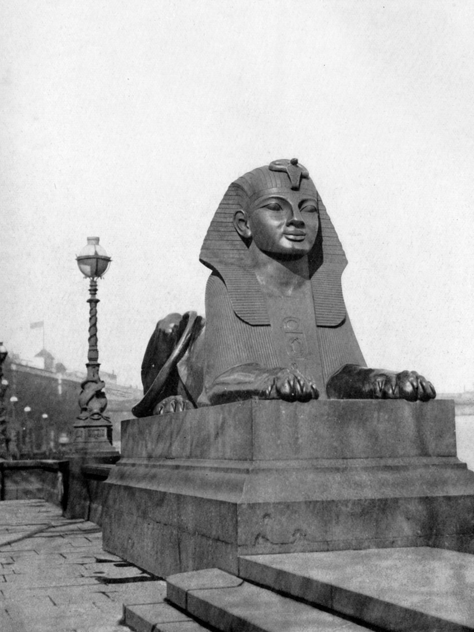 Jeden ze sfinksów, Victoria Embankment, Londyn, 1924-1926 autorstwa Unbekannt
