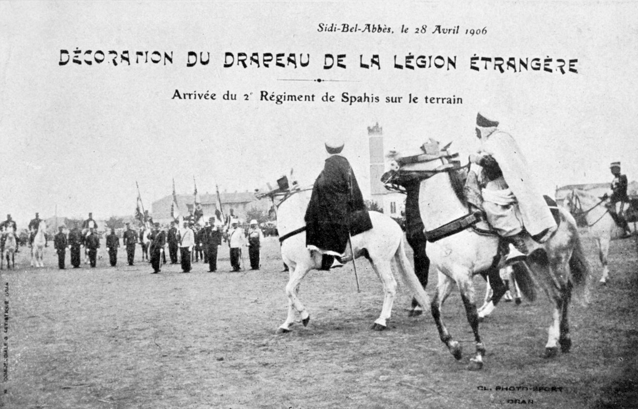 Parad z flagą francuskiej Legii Cudzoziemskiej, Sidi Bel Abbes, Algieria, 28 kwietnia 1906 autorstwa Unbekannt