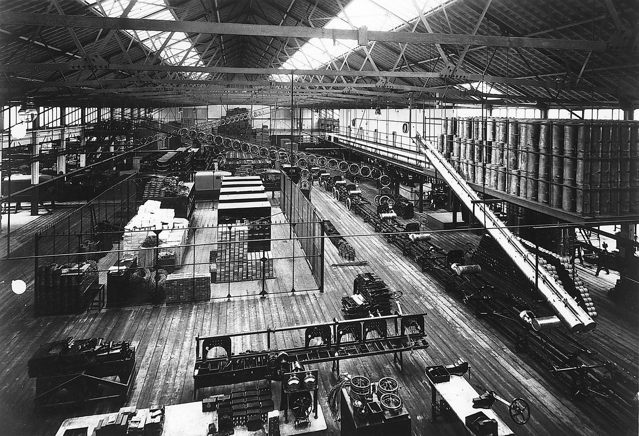 Część linii produkcyjnej w fabryce Fords Highland Park, Detroit, Michigan, USA, c1914 autorstwa Unbekannt