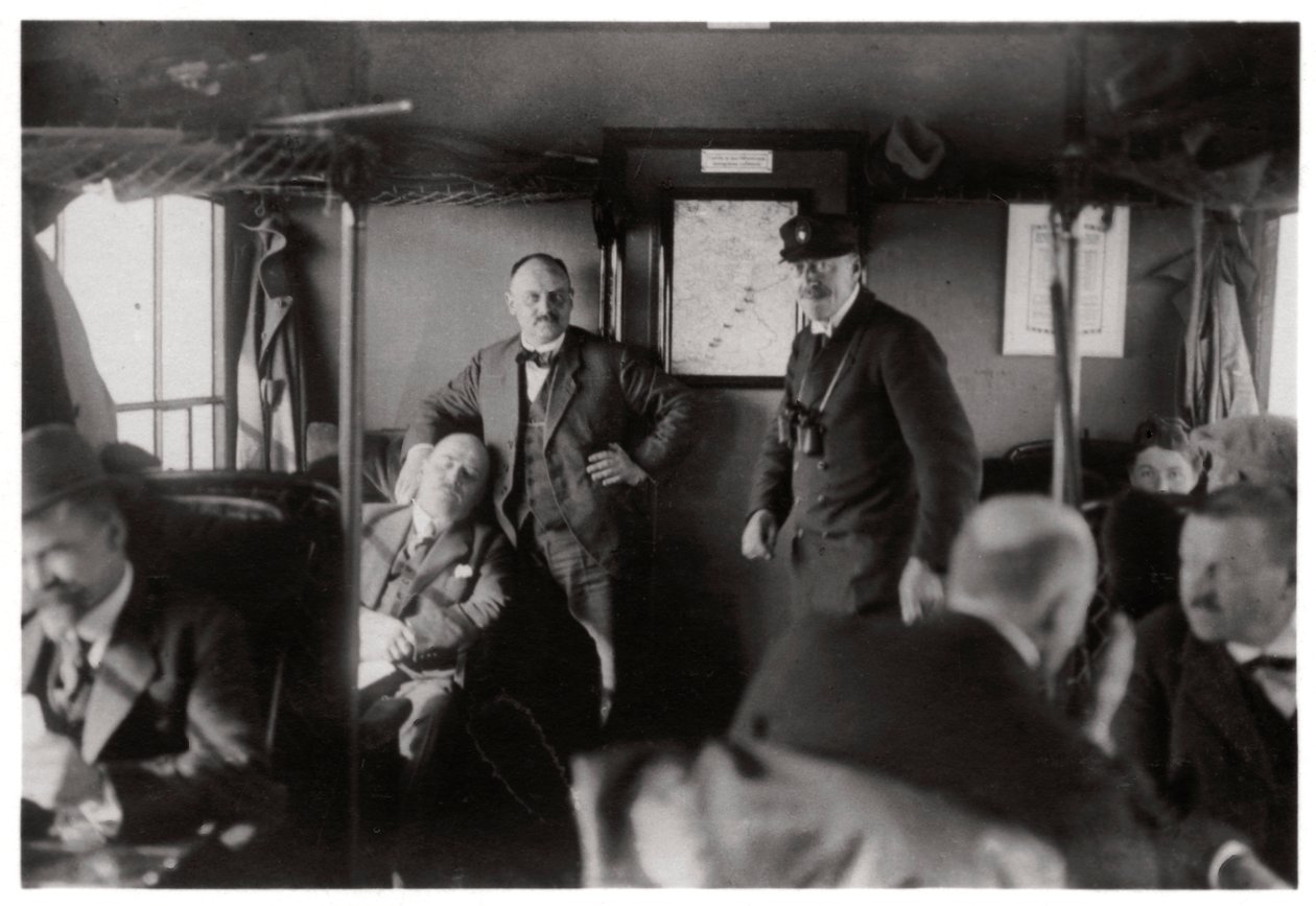 Przedział pasażerski sterowca, Jezioro Bodeńskie, Niemcy, c1909-1933 1933 autorstwa Unbekannt
