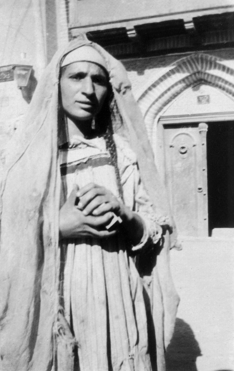 Perska kobieta, 1917-1919 autorstwa Unbekannt