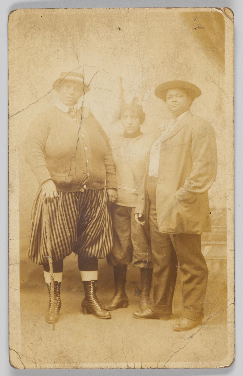 Pocztówka fotograficzna trzech niezidentyfikowanych kobiet, 1904-1918. autorstwa Unbekannt