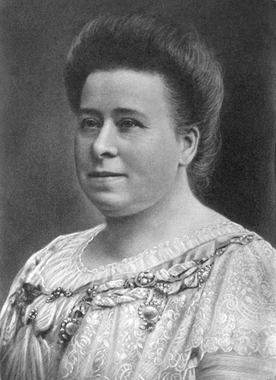 Portret kobiety prawdopodobnie babci Waltera Nurnberga, Niemcy 1910 NURNBERG FOTOGRAFIE RODZINNE: 12x17cm, portret studyjny wyretuszowany kobiety prawdopodobnie babci Nurnberga C1910 Zdjęcie Waltera Nurnberga (1907-1991), który przekształcił fotografię prz autorstwa Unbekannt