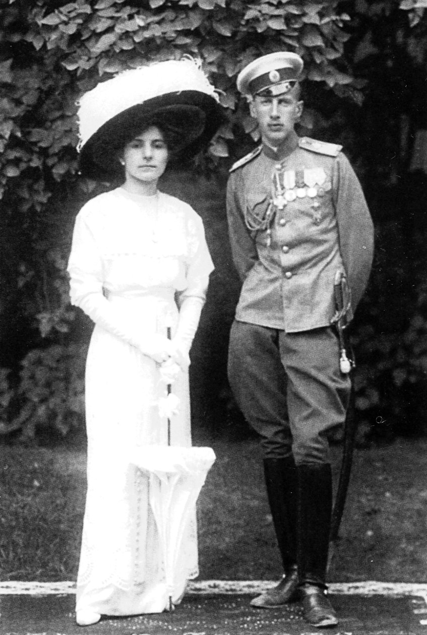 Księżniczka Helena z Serbii z mężem, księciem Janem Konstantynowiczem z Rosji, c1915 autorstwa Unbekannt