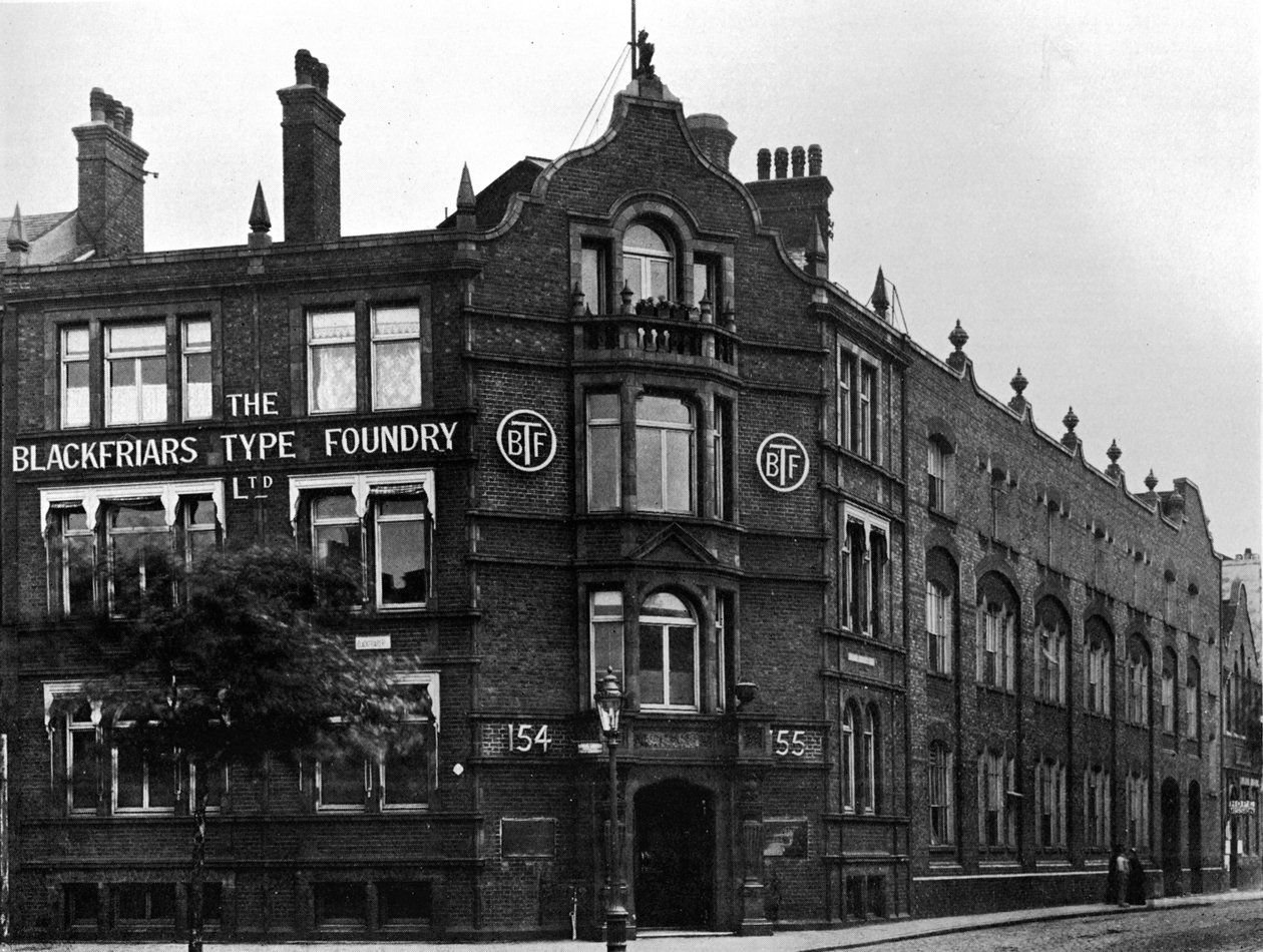 Postęp w odlewaniu czcionek — odlewnia czcionek Blackfriars, 1909. autorstwa Unbekannt