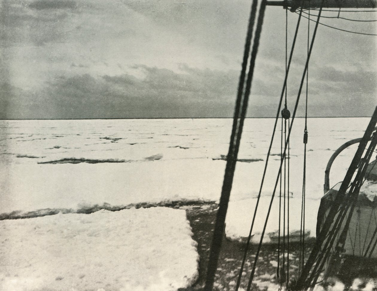 Przepychanie się przez ciężkie kry na Morzu Rossa, ok. 1908, 1909. autorstwa Unbekannt