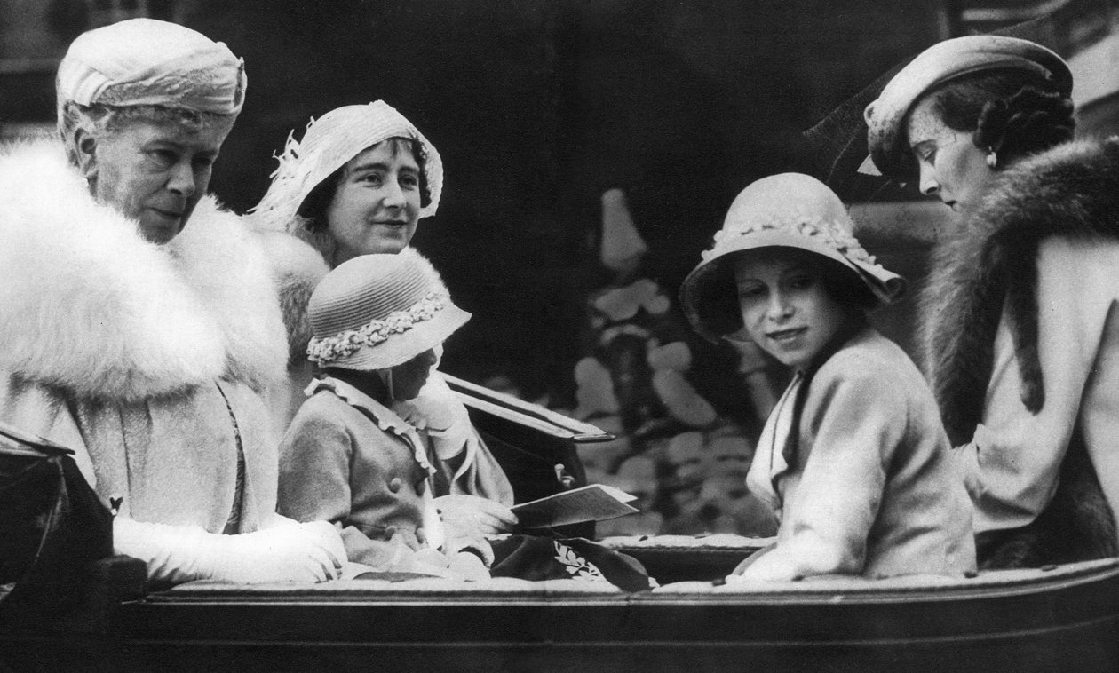 Queen Mary z synową i wnukami, 1936 autorstwa Unbekannt